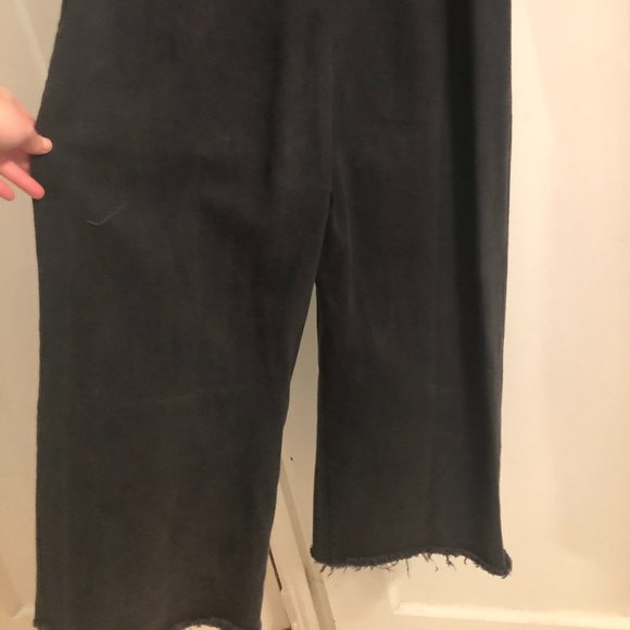 Hackwith Design House Cropped Jumpsuit w/ removable belt - Picture 3 of 10